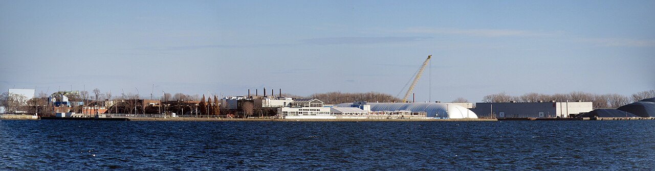 Looking across the harbour toward the Toronto skyline from the Polson Pier side